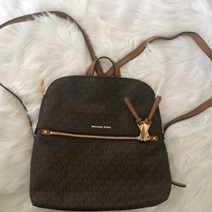 MICHAEL Michael Kors Rhea Medium Slim Backpack